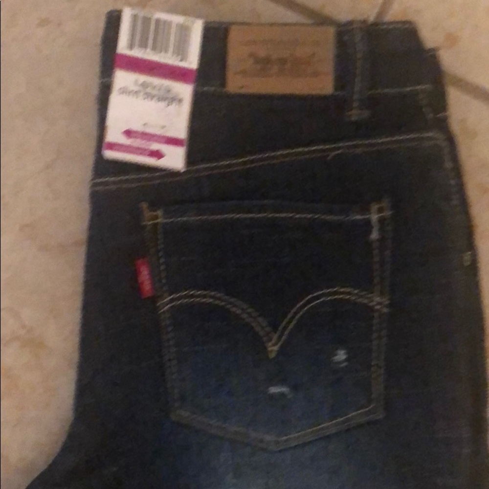 NWT Slim straight Levi’s jeans